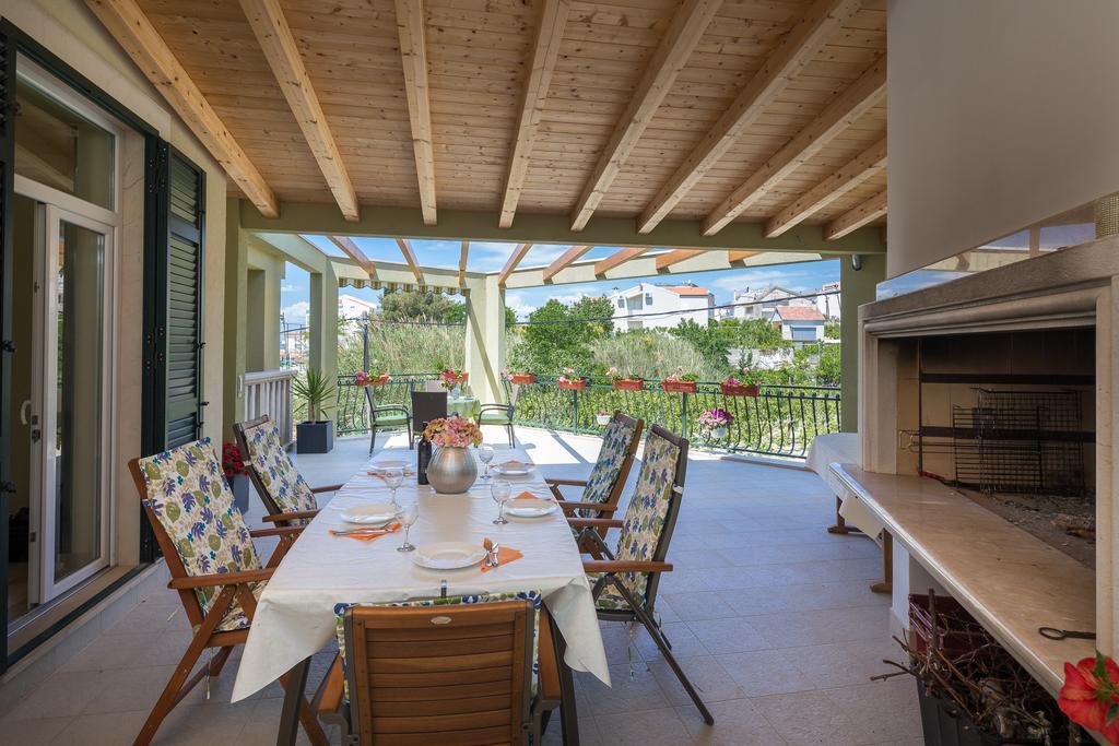 Apartments Leon Podstrana Exterior photo